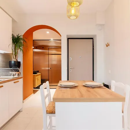 Luxurious In The Heart Of Apartment